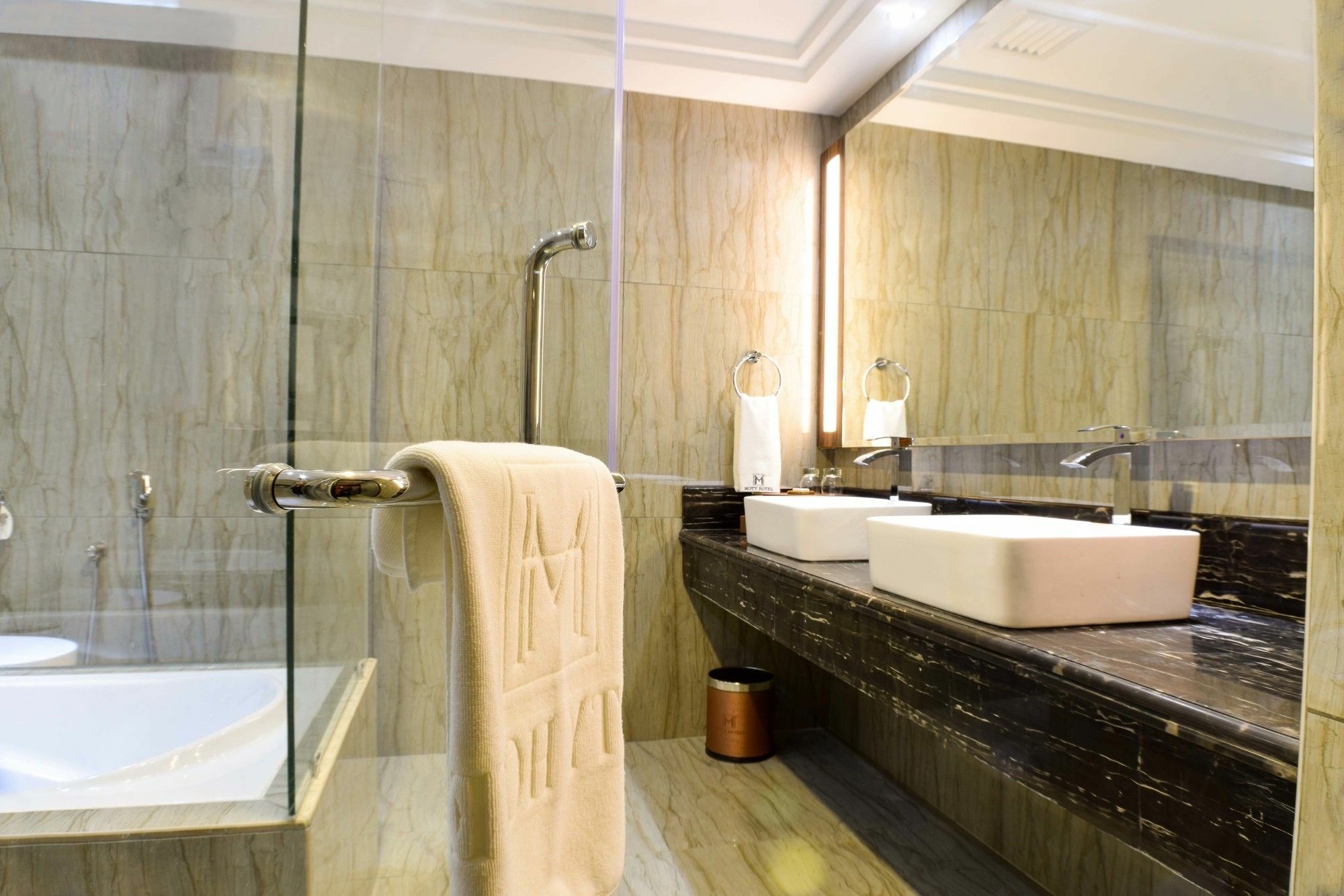 Moty Hotel 4*